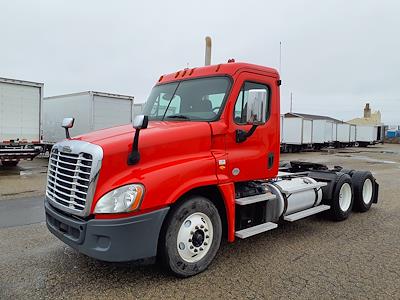 Used 2016 Freightliner Cascadia Day Cab 6x4, Semi Truck for sale #659884 - photo 1