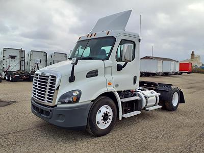 Used 2016 Freightliner Cascadia Day Cab 4x2, Semi Truck for sale #663585 - photo 1