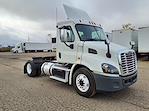 Used 2016 Freightliner Cascadia Day Cab 4x2, Semi Truck for sale #663585 - photo 4