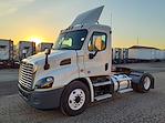 Used 2016 Freightliner Cascadia Day Cab 4x2, Semi Truck for sale #663588 - photo 1