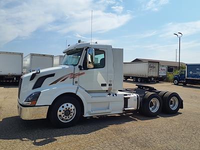 Used 2017 Volvo VNL 6x4, Semi Truck for sale #678386 - photo 1