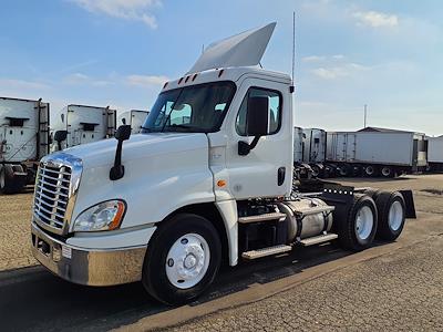 Used 2018 Freightliner Cascadia Day Cab 6x4, Semi Truck for sale #744749 - photo 1