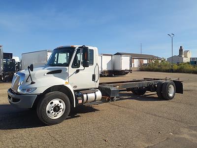 Used 2018 International DuraStar 4300 SBA 4x2, Cab Chassis for sale #764878 - photo 1