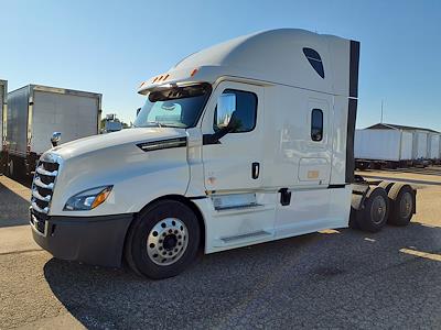 Used 2018 Freightliner Cascadia Sleeper Cab 6x4, Semi Truck for sale #779189 - photo 1