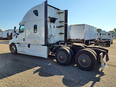 Used 2018 Freightliner Cascadia Sleeper Cab 6x4, Semi Truck for sale #779189 - photo 2