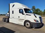 Used 2018 Freightliner Cascadia Sleeper Cab 6x4, Semi Truck for sale #779189 - photo 4