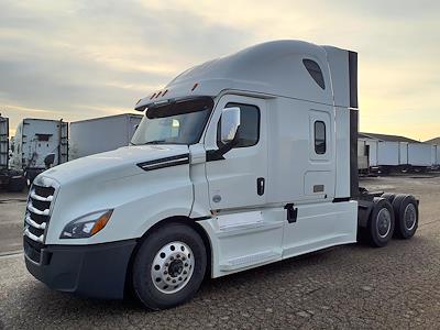 Used 2018 Freightliner Cascadia Sleeper Cab 6x4, Semi Truck for sale #779191 - photo 1