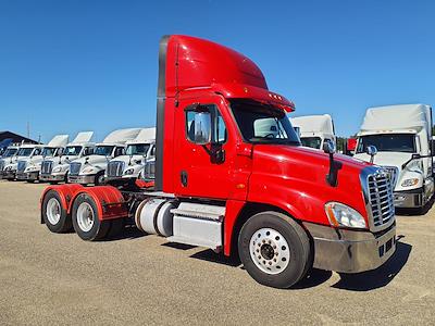 Used 2019 Freightliner Cascadia Day Cab 6x4, Semi Truck for sale #789057 - photo 1