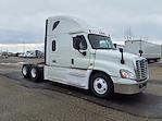 Used 2019 Freightliner Cascadia Sleeper Cab 6x4, Semi Truck for sale #813181 - photo 4