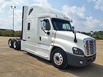 Used 2019 Freightliner Cascadia Sleeper Cab 6x4, Semi Truck for sale #821556 - photo 4