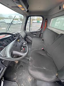 Used 2016 Freightliner M2 106 4x2, 28' Box Truck for sale #352921 - photo 1