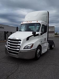 Used 2019 Freightliner Cascadia 116 Day Cab 4x2, Semi Truck for sale #270112 - photo 1