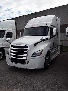 Used 2019 Freightliner Cascadia Sleeper Cab 6x4, Semi Truck for sale #302564 - photo 1