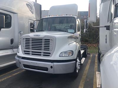 Used 2013 Freightliner M2 112 Day Cab 4x2, Semi Truck for sale #475287 - photo 1