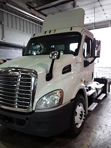 Used 2012 Freightliner Cascadia 4x2, Semi Truck for sale #475699 - photo 1