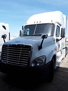 Used 2016 Freightliner Cascadia Sleeper Cab 6x4, Semi Truck for sale #652931 - photo 1