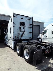 Used 2016 Freightliner Cascadia Sleeper Cab 6x4, Semi Truck for sale #652931 - photo 2