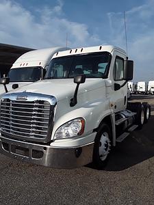 Used 2016 Freightliner Cascadia Day Cab 6x4, Semi Truck for sale #655907 - photo 1