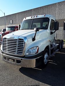 Used 2016 Freightliner Cascadia Day Cab 6x4, Semi Truck for sale #655916 - photo 1