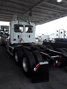 Used 2016 Freightliner Cascadia Day Cab 6x4, Semi Truck for sale #660200 - photo 2