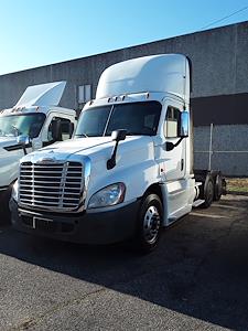 Used 2017 Freightliner Cascadia Day Cab 6x4, Semi Truck for sale #676424 - photo 1