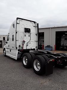 Used 2018 Freightliner Cascadia Sleeper Cab 6x4, Semi Truck for sale #684253 - photo 2