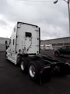 Used 2018 Freightliner Cascadia Sleeper Cab 6x4, Semi Truck for sale #684255 - photo 2