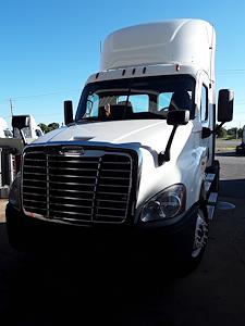 Used 2018 Freightliner Cascadia Day Cab 6x4, Semi Truck for sale #745154 - photo 1