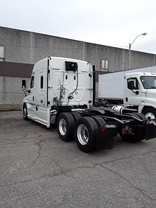 Used 2018 Freightliner Cascadia Sleeper Cab 6x4, Semi Truck for sale #775066 - photo 2