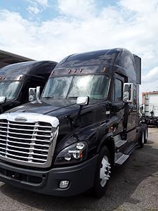 Used 2019 Freightliner Cascadia Sleeper Cab 6x4, Semi Truck for sale #826427 - photo 1