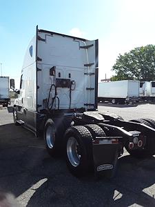 Used 2019 Freightliner Cascadia Sleeper Cab 6x4, Semi Truck for sale #862513 - photo 2