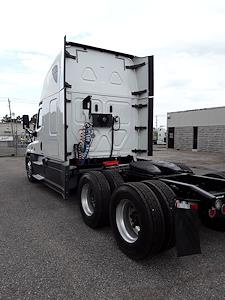 Used 2019 Freightliner Cascadia Sleeper Cab 6x4, Semi Truck for sale #862529 - photo 2