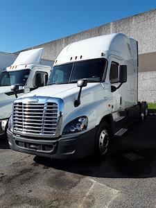 Used 2019 Freightliner Cascadia Sleeper Cab 6x4, Semi Truck for sale #862548 - photo 1