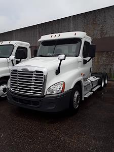 Used 2019 Freightliner Cascadia Day Cab 6x4, Semi Truck for sale #873510 - photo 1