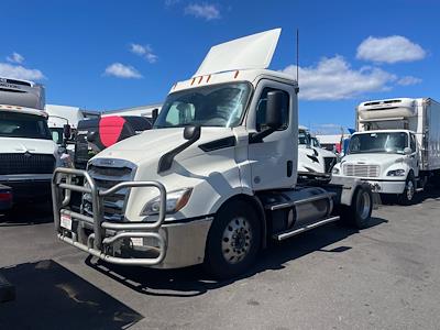 Used 2019 Freightliner Cascadia Day Cab 4x2, Semi Truck for sale #270084 - photo 1
