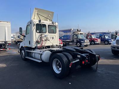 Used 2019 Freightliner Cascadia Day Cab 4x2, Semi Truck for sale #270099 - photo 2