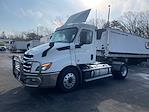 Used 2019 Freightliner Cascadia Day Cab 4x2, Semi Truck for sale #270099 - photo 1