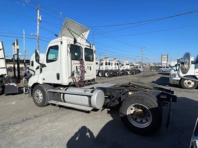 Used 2019 Freightliner Cascadia Day Cab 4x2, Semi Truck for sale #270102 - photo 2