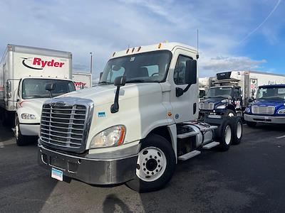 Used 2015 Freightliner Cascadia Day Cab 6x4, Semi Truck for sale #304992 - photo 1