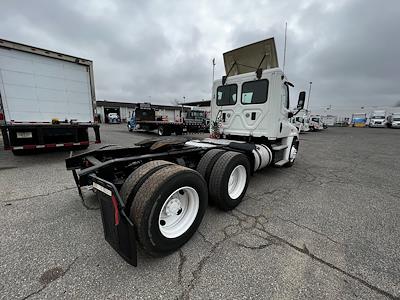 Used 2016 Freightliner Cascadia 6x4, Semi Truck for sale #357994 - photo 2