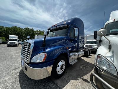 Used 2017 Freightliner Cascadia Sleeper Cab 6x4, Semi Truck for sale #517963 - photo 1