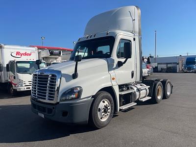 Used 2016 Freightliner Cascadia Day Cab 6x4, Semi Truck for sale #650926 - photo 1