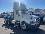 Used 2016 Freightliner Cascadia Day Cab 6x4, Semi Truck for sale #650926 - photo 4