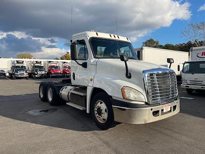 Used 2016 Freightliner Cascadia Day Cab 6x4, Semi Truck for sale #660485 - photo 1
