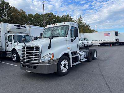 Used 2017 Freightliner Cascadia Day Cab 6x4, Semi Truck for sale #670757 - photo 1