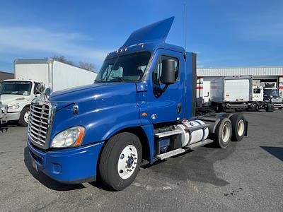 Used 2017 Freightliner Cascadia Day Cab 6x4, Semi Truck for sale #679444 - photo 1