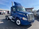 Used 2017 Freightliner Cascadia Day Cab 6x4, Semi Truck for sale #679444 - photo 4