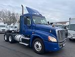 Used 2017 Freightliner Cascadia Day Cab 6x4, Semi Truck for sale #679449 - photo 4