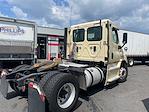 Used 2017 Freightliner Cascadia Day Cab 4x2, Semi Truck for sale #679888 - photo 5