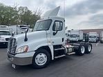 Used 2018 Freightliner Cascadia Day Cab 6x4, Semi Truck for sale #770917 - photo 3